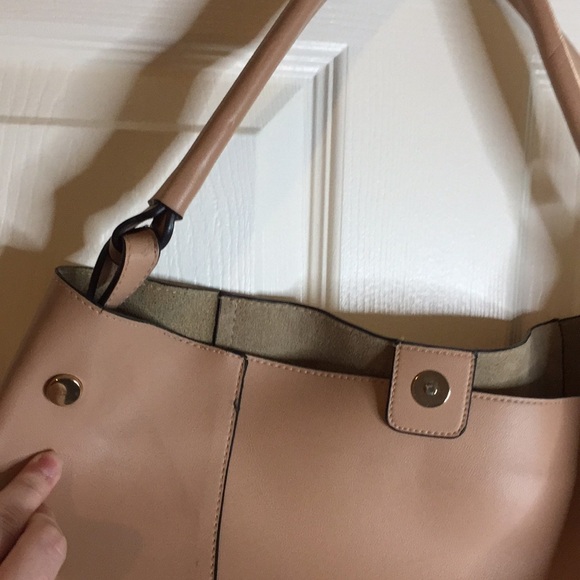 Bundle 2 for $22. 💝 Neutral deep carry-all shoulder bag - Picture 2 of 9